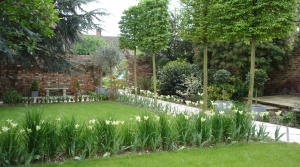 Period style formal garden design in Hadley Wood by Amanda Broughton